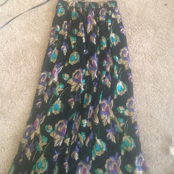 Vintage maxi skirt 💜🎉 2 for $10 🎉