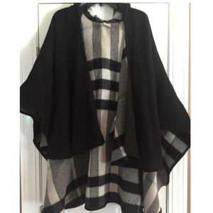 *Authentic* Burberry Reversible Wool Cape