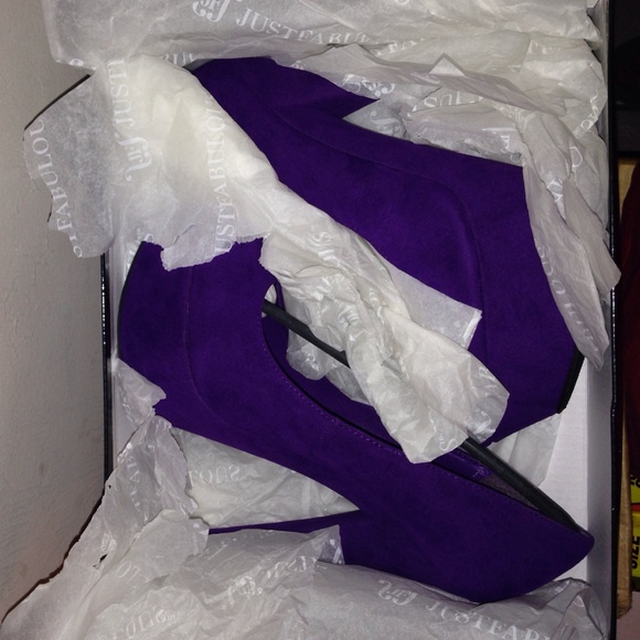Purple suede heels - Picture 2 of 3