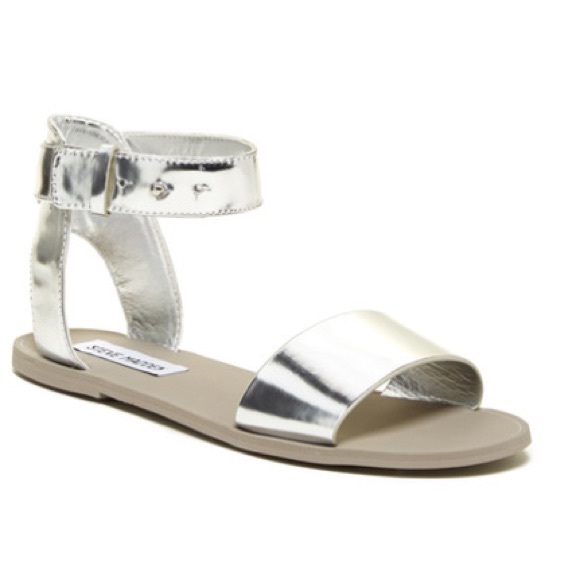 Silverbell Steve Madden Sandal💖