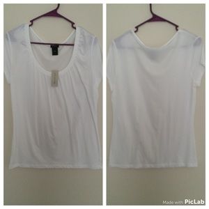 🎉SALE! White Scoop Neck Top