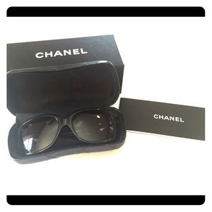 *Authentic* Chanel Sunglasses 5171 with White Bow