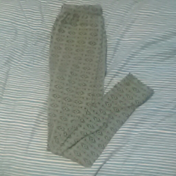Tribal green print leggings