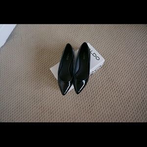 Shiny Black Kitten-heel Flats