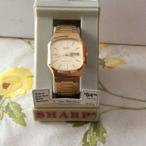 FINAL PRICE...BRAND NEW GOLD SQUARE FACE WATCH