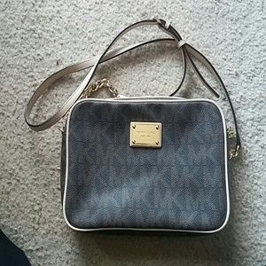 Michael kors crossbody