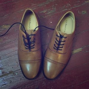 Cap toe Oxford shoe in tan