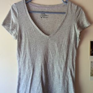American eagle V neck tee