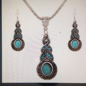 Tibetan Silver Turqouise Rhinestone Necklace Set!