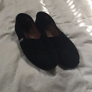 Black suede TOMS