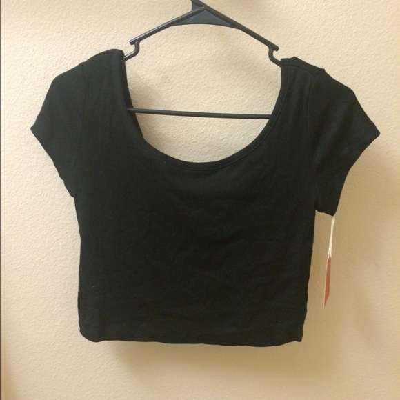 Black ribbed crop top