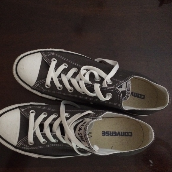 BRAND NWOT CONVERSE ALL STAR LOW TOP