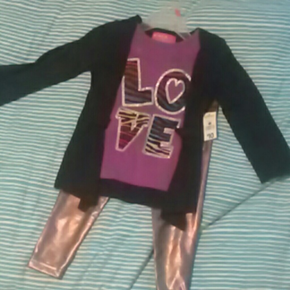 Park bench kids outfit in full