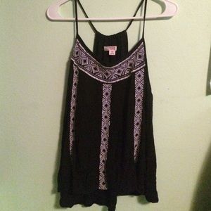 Black and white flowy tank