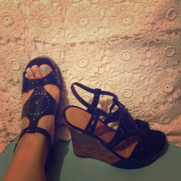 Super cute wedges!!