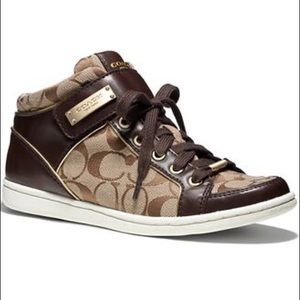 ⭐️Sneaker Coach🌟