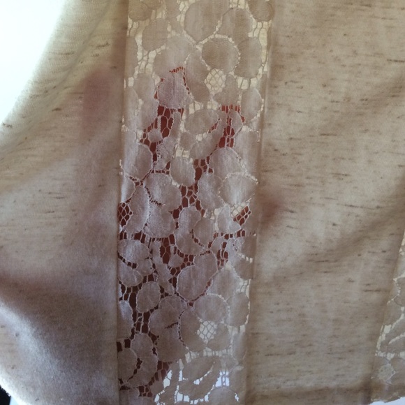 Cute forever 21 cropped top with lace paneling - Picture 2 of 3