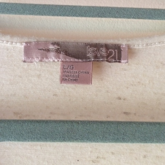 Cute forever 21 cropped top with lace paneling - Picture 3 of 3