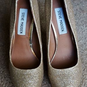 Steve Madden pumps