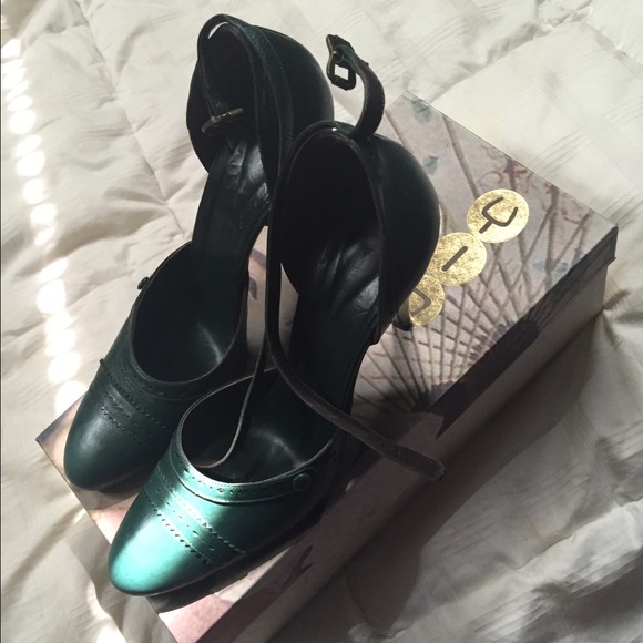 Boutique brand (Yin) spectator style D'Orsay pump
