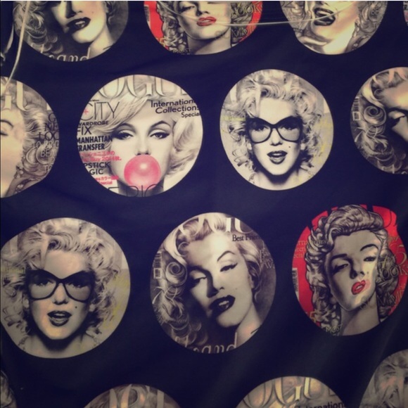 💋Marilyn Monroe unique pinup top💋 - Picture 4 of 4