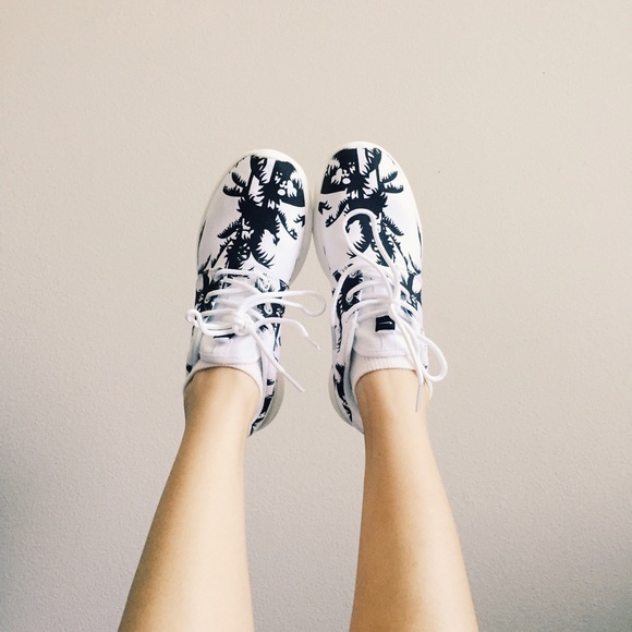 🚫SOLD Rare authentic Nike palm tree rosche runs🌴 - Picture 2 of 3