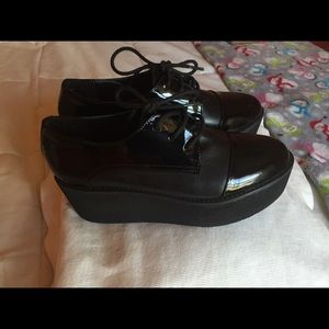 Platform shoes