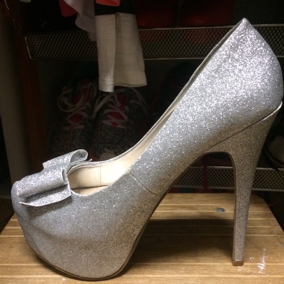 Silver glittery platform heels - Picture 2 of 4