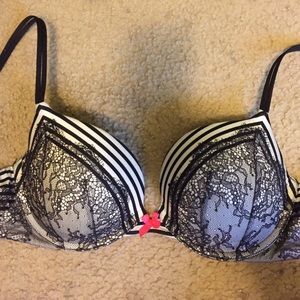 Victoria's Secret 32DD bra!
