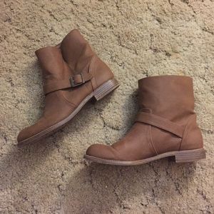 American Eagle booties