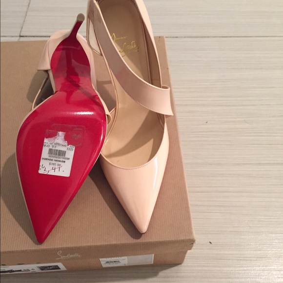 **SOLD**Christian Louboutin Pumps - Picture 4 of 4