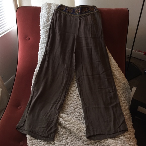 Stylish pants. Hardly worn. Super cute