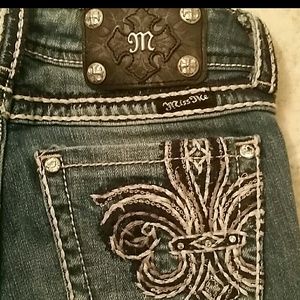 MISS ME Denim  & AEROPOSTALE gray v-neck top