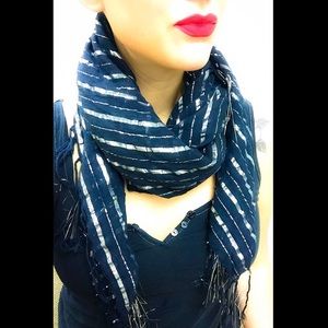 Black and silver tinsel scarf