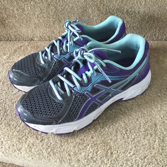 Womans Asics  sneakers