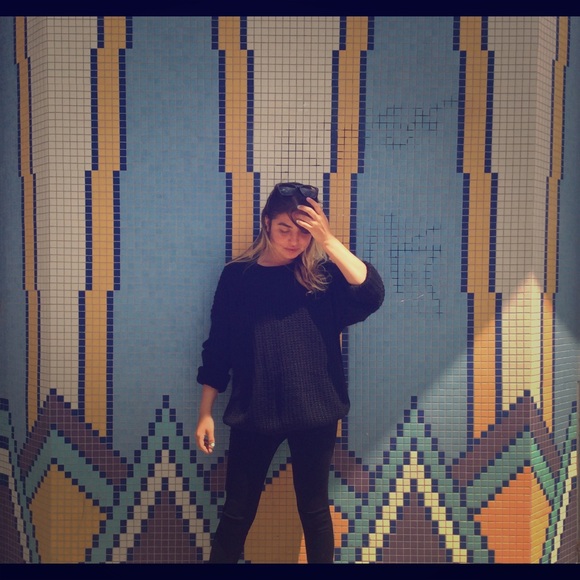 Long-sleeved, crew neck chunky knit sweater - NWOT