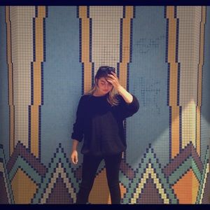 Long-sleeved, crew neck chunky knit sweater - NWOT