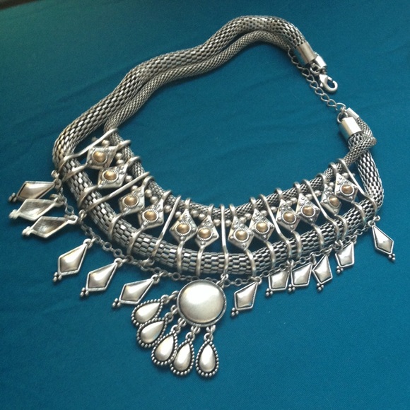 Beautiful choker necklace