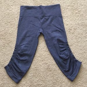 In the flow Crop II  Heathered Blue