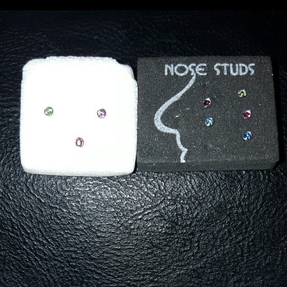 Lot of 8 colored nose studs