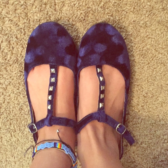 Studded, velvet baby doll flats!