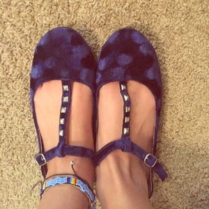 Studded, velvet baby doll flats!