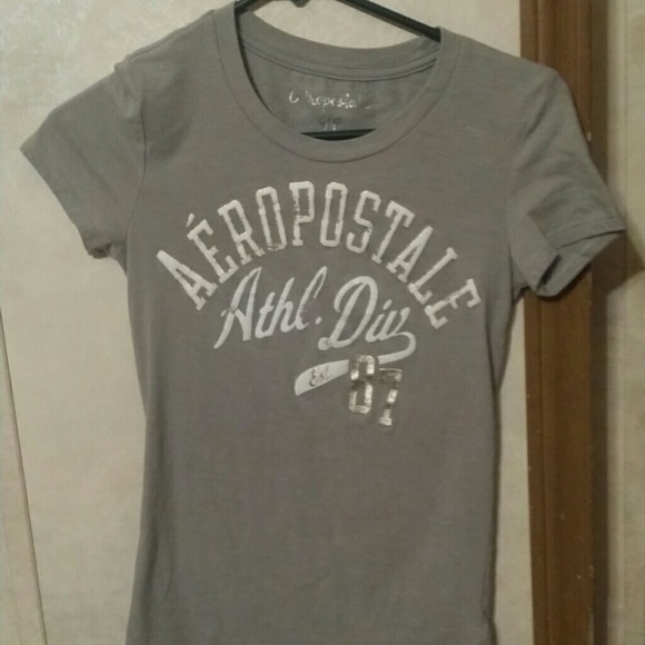 🎃Aeropostale tee small (3 for  $10)
