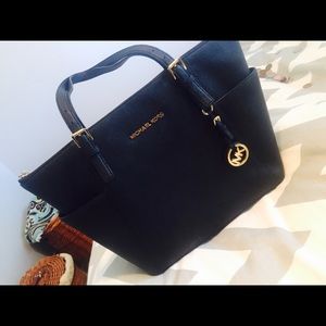 Michael Kors jet set leather tote