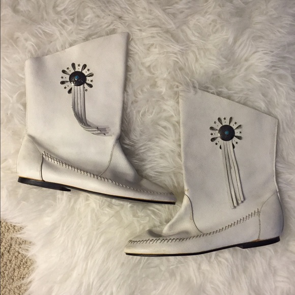 Vintage white leather fringe boot