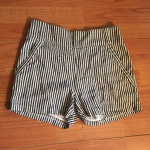 Awesome high waisted pin stripped shorts