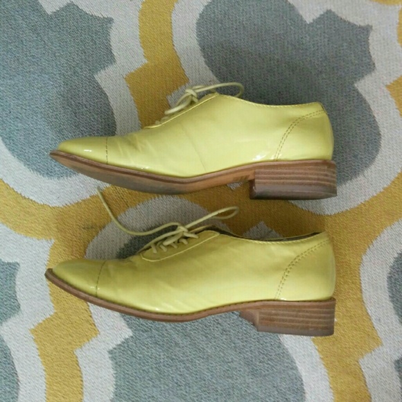 *SOLD* Lemon Yellow Patent Oxfords