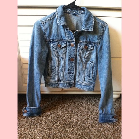 AE Cropped Denim Jacket