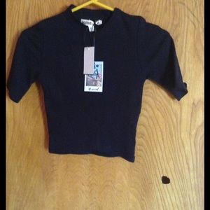 Black turtle neck crop top. 🔴