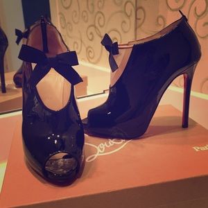 Christian Louboutin Estandono Patent Bow Bootie